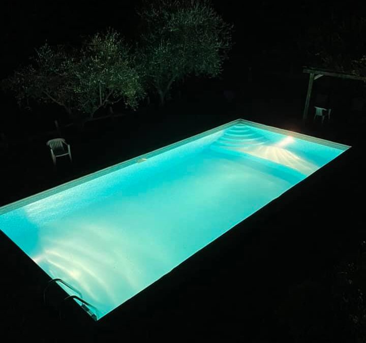 La piscina di notte